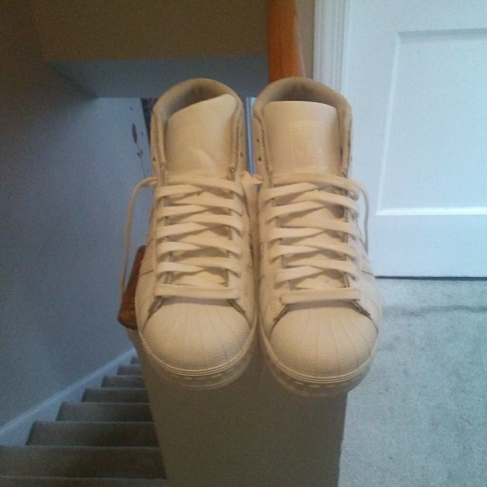Shell toes